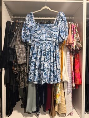 Abercrombie and Fitch Mini Emerson Smocked Puff-Sleeve Floral Mini dress - Blue